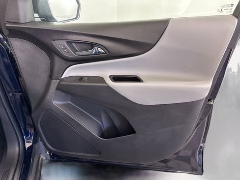 Used 2020 Chevrolet Equinox LS w/ LS Convenience Package image 29