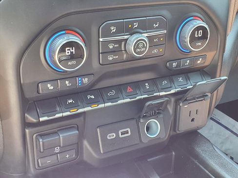 Used 2022 Chevrolet Silverado 1500 High Country image 8