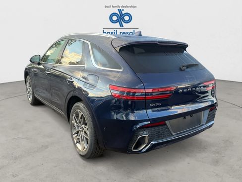 Used 2022 Genesis GV70 2.5T w/ Advanced Package AWD/4WD image 4