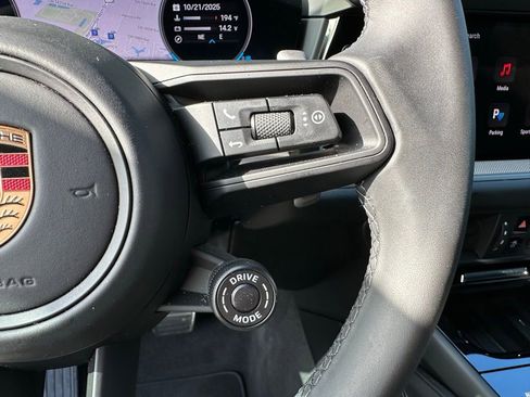 Used 2025 Porsche Cayenne S image 16