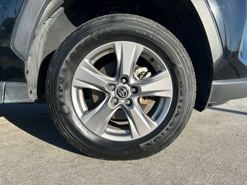 Used 2025 Toyota RAV4 LE AWD/4WD image 30