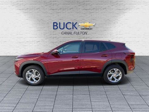 Used 2024 Chevrolet Trax LS w/ LS Convenience Package image 1