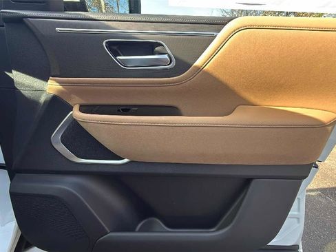 New 2026 INFINITI QX80 Luxe image 24