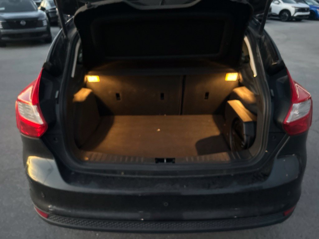 Used 2012 Ford Focus Titanium FWD image 16