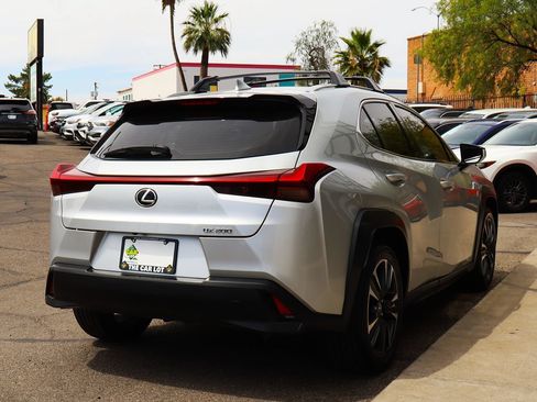 Used 2019 Lexus UX 200 w/ Premium Package FWD image 13