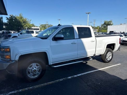 Used 2017 Chevrolet Silverado 2500 LT AWD/4WD image 5