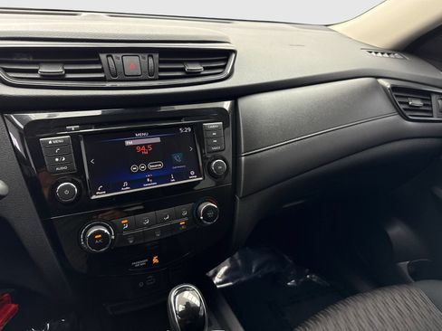 Used 2019 Nissan Rogue S w/ Special Edition Package FWD image 24