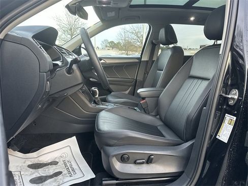 Used 2023 Volkswagen Tiguan SE image 12
