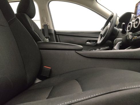 Used 2025 Nissan Sentra SV FWD image 21