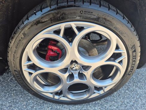 Used 2024 Alfa Romeo Tonale Veloce AWD/4WD image 17