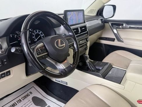 Used 2022 Lexus GX 460 Luxury w/ Sport Design Package AWD/4WD image 5