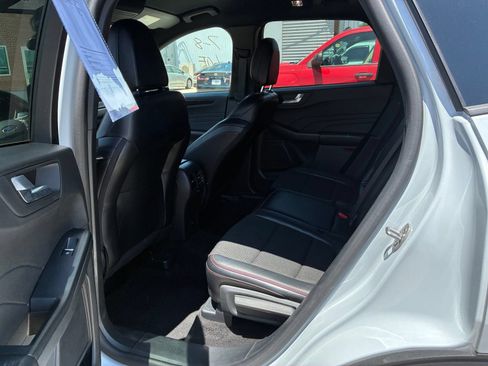 Used 2025 Ford Escape ST-Line FWD image 3