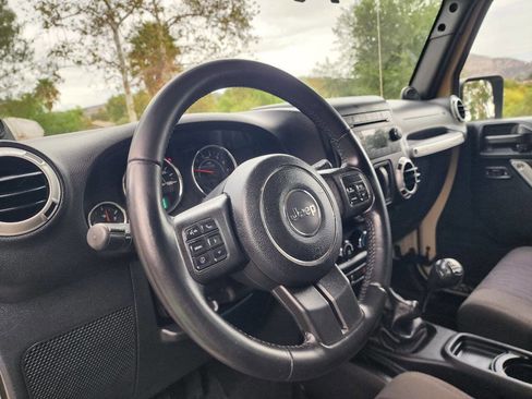 Used 2011 Jeep Wrangler Sahara w/ Dual Top Group image 19