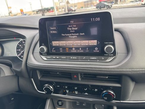 Used 2024 Nissan Rogue S image 14