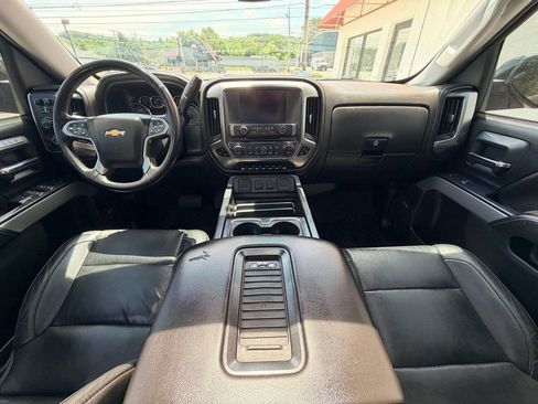 Used 2017 Chevrolet Silverado 1500 LTZ Z71 w/ LTZ Plus Package AWD/4WD image 19