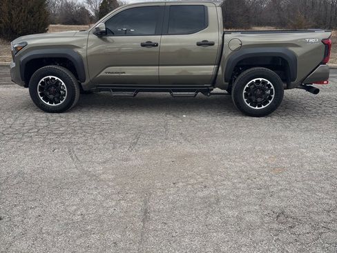 New 2026 Toyota Tacoma TRD Off-Road image 8