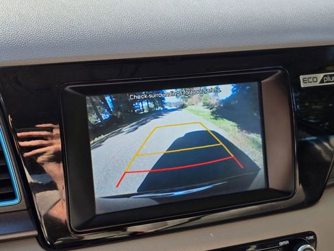 Used 2018 Kia Niro LX FWD image 28