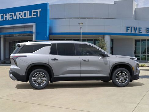 New 2026 Chevrolet Traverse LT w/ Driver Confidence Package image 5