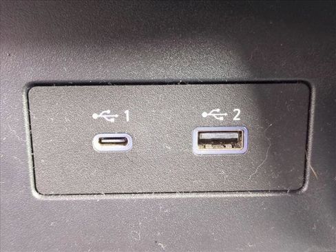 Used 2021 Nissan Titan Platinum Reserve w/ Moonroof Package image 17