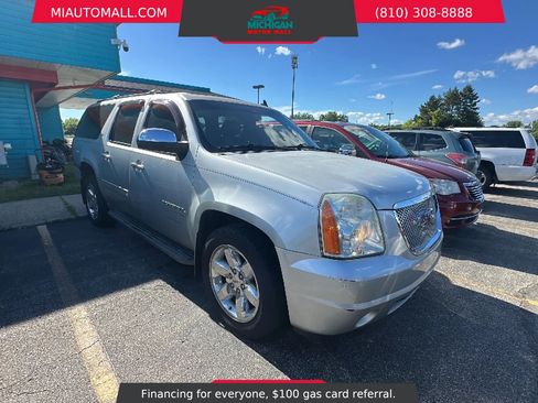Used 2013 GMC Yukon XL SLT AWD/4WD image 3