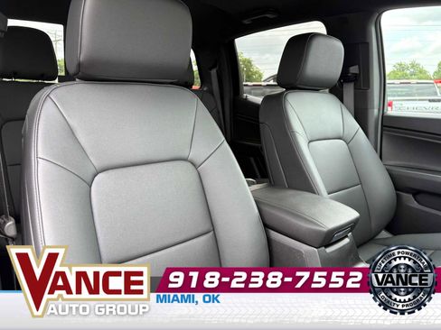 Used 2025 Chevrolet Colorado Trail Boss image 21