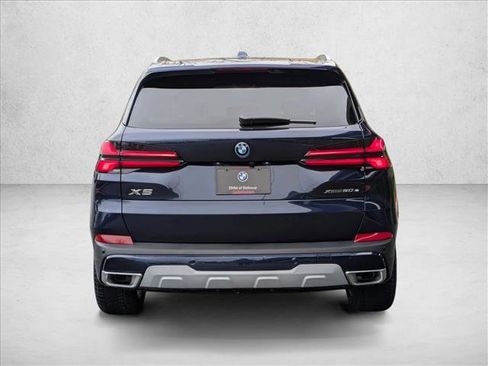 New 2026 BMW X5 xDrive50e image 7