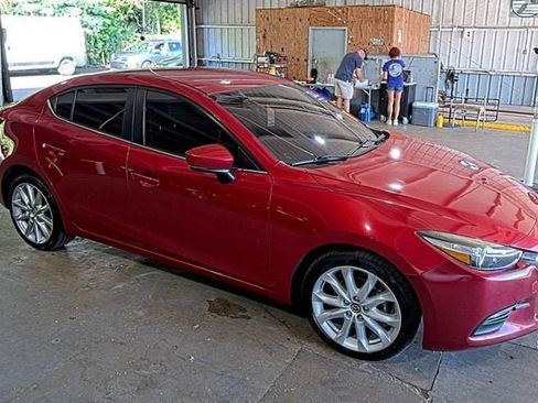 Used 2017 MAZDA MAZDA3 Touring FWD image 4