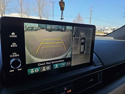 Used 2024 Honda Pilot TrailSport image 6