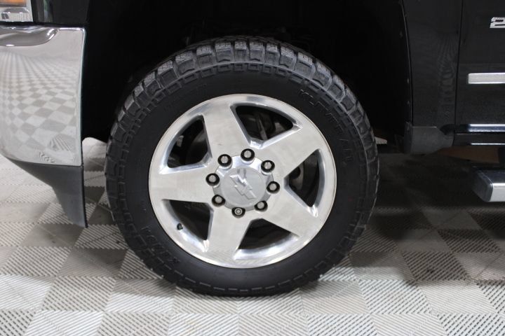 Used 2015 Chevrolet Silverado 2500 LTZ w/ Duramax Plus Package AWD/4WD image 43