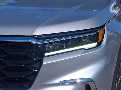 Used 2025 Honda Pilot Touring image 12