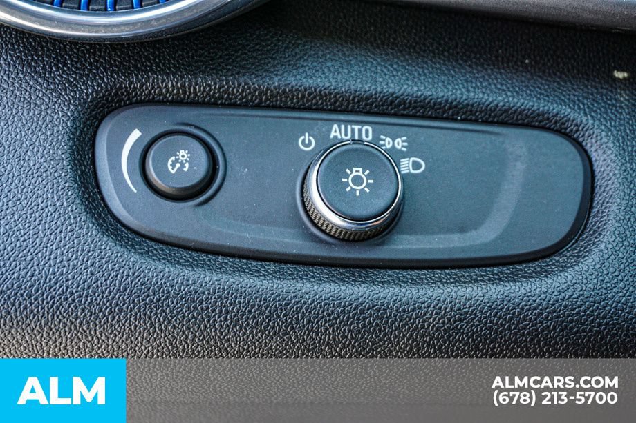 Used 2025 Chevrolet Trax LT FWD image 44