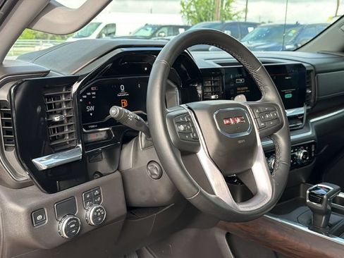 Used 2025 GMC Sierra 1500 SLT RWD image 17