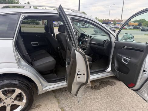 Used 2013 Chevrolet Captiva Sport LT FWD image 9