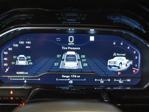 Used 2022 GMC Sierra 1500 SLT w/ SLT Convenience Package image 29