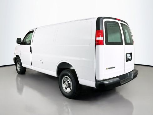 New 2026 Chevrolet Express 3500 RWD image 6