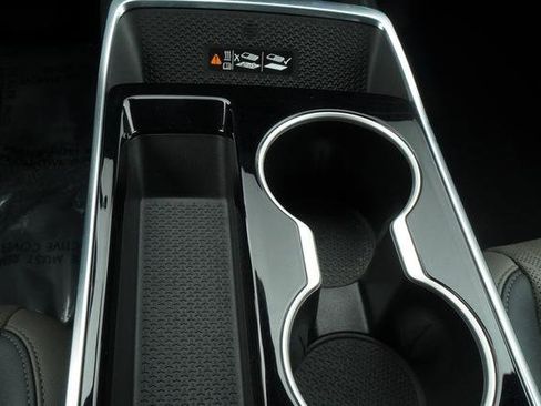 Used 2025 Chevrolet Equinox LT w/ Convenience Package II image 23