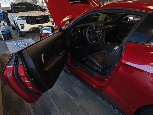 Used 2021 Ford Mustang Shelby GT500 w/ Technology Package RWD image 15