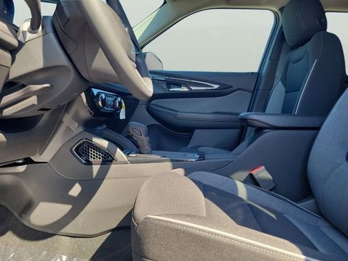 New 2026 Chevrolet TrailBlazer LT w/ Midnight Edition FWD image 18