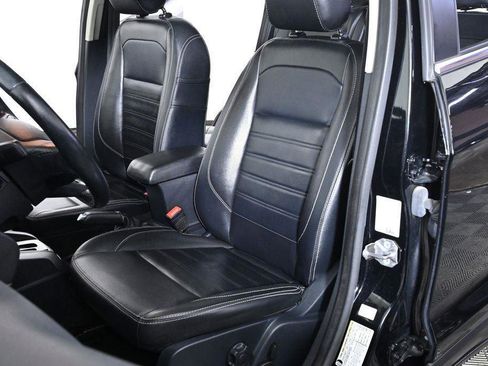 Used 2020 Ford EcoSport Titanium image 21