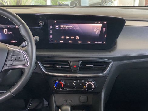 Used 2024 Buick Encore GX Preferred FWD image 23