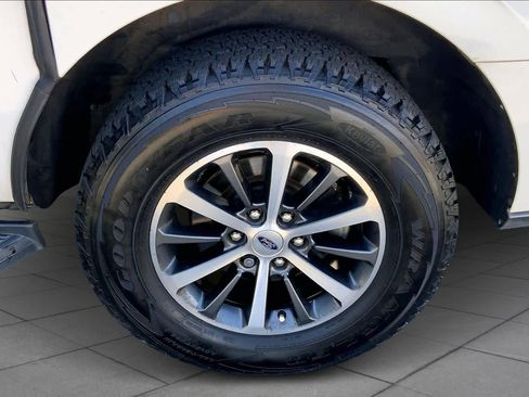 Used 2020 Ford Expedition Max XLT image 11