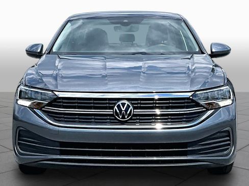Used 2024 Volkswagen Jetta SE FWD image 4