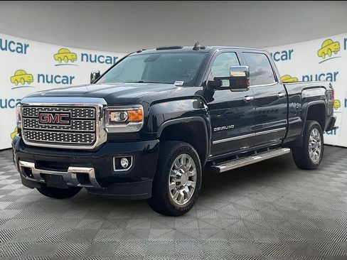 Used 2019 GMC Sierra 2500 Denali AWD/4WD image 2