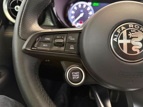 Used 2025 Alfa Romeo Tonale AWD/4WD image 30
