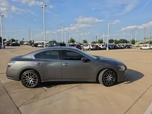 Used 2014 Nissan Maxima 3.5 S FWD image 2