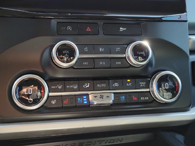 Used 2024 Ford Expedition XLT RWD image 30