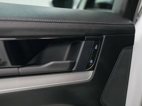 Certified 2025 Porsche Cayenne S image 15