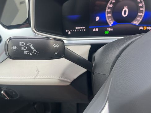 New 2026 Volkswagen Taos SE FWD image 11