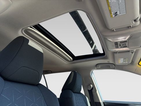 Used 2023 Toyota RAV4 XLE image 6