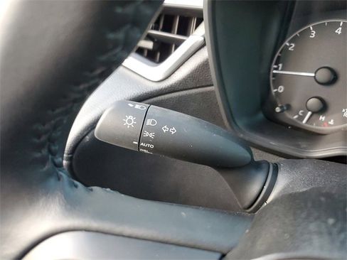 Used 2025 Toyota Corolla Cross LE image 22